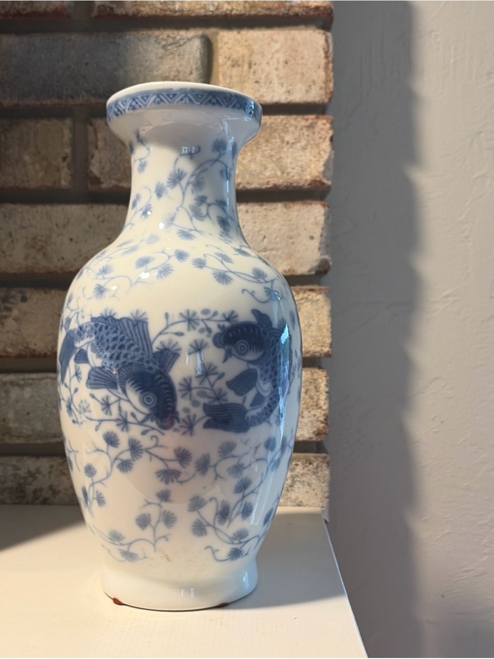 Vtg Chinese Blue & White Koi Fish porcelain vase 9.5"